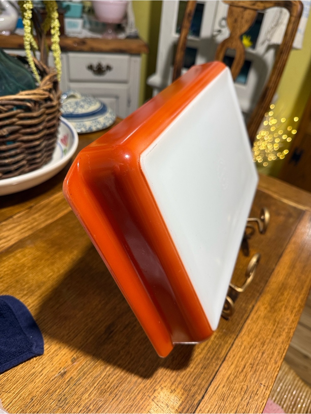Pyrex RARE HTF rusty Burnt Orange Casserole pan #933